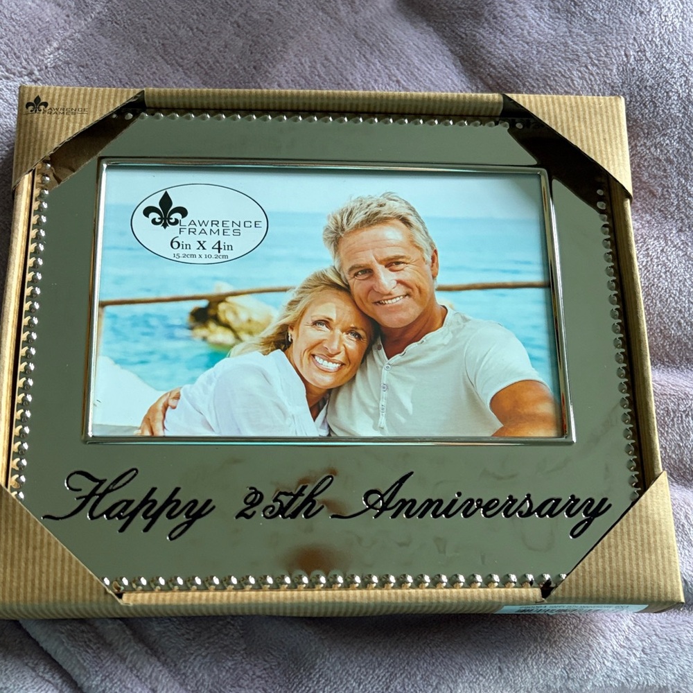 Lawrence Frames 25th Anniversary Picture Frame